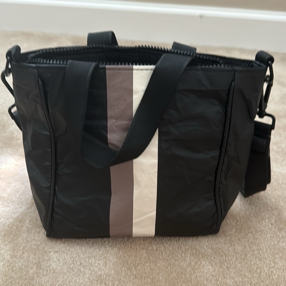 Aloha Collection Le Voyageur Splash proof Crossbody Caffe/Black purse